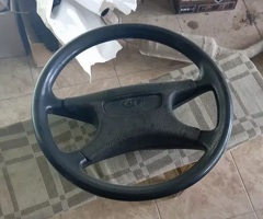 Sükan hissələri, lada sükanı