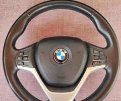 Sükan hissələri, BMW F15 sükanı