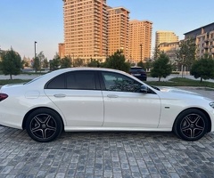 Mercedes E Class  E 300 e, 2021, 2.0L, 17300 km, Avtomat