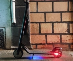 Skuter, Ninebot ES4