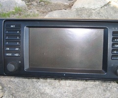 Monitor və audio sistemlər, BMW 525" maqnitolası
