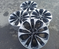 Şinlər və disklər, Hyundai, Kia" diskləri R18
