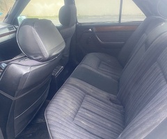 Mercedes E Class  E 220, 1993, 2.2L, 389000 km, Avtomat