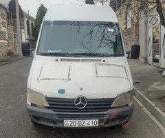 2001, 758000 km