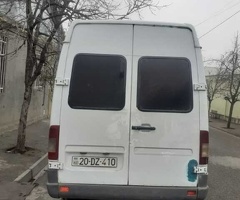 2001, 758000 km