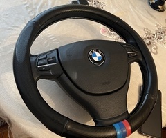 Sükan hissələri, BMW F10" sükanı