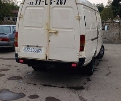 2705 , 2001, 200000 km